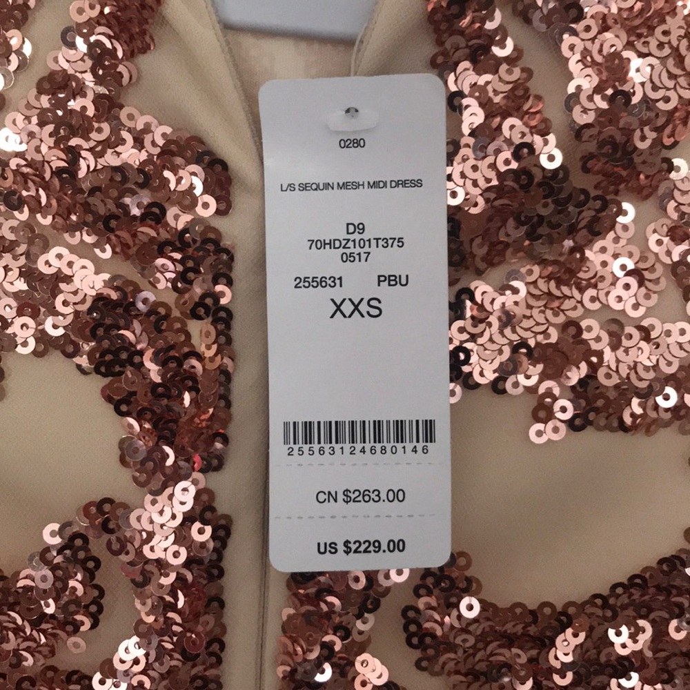 Brand new gorgeous dress never worn !